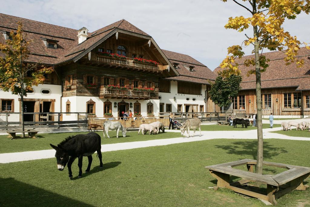 Hotel Landgasthof Altwirt Seeham Exterior photo